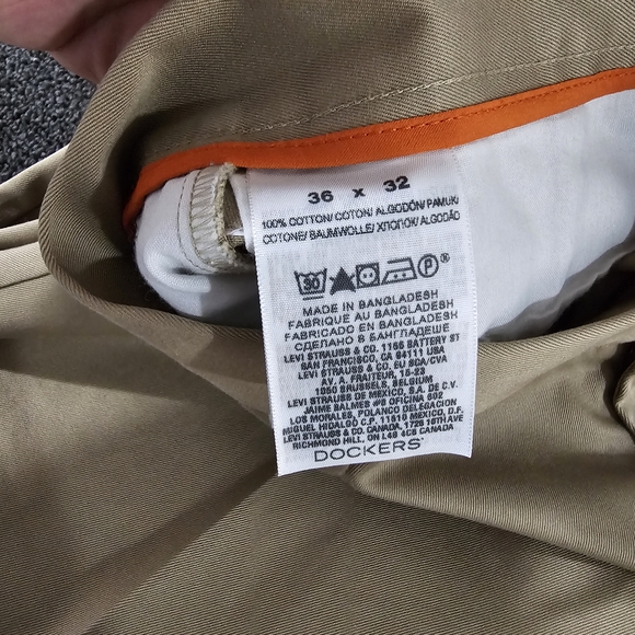 Dockers D3 Classic Fit Khaki Pants Mens 36x32 Beige Straight - Picture 9 of 13
